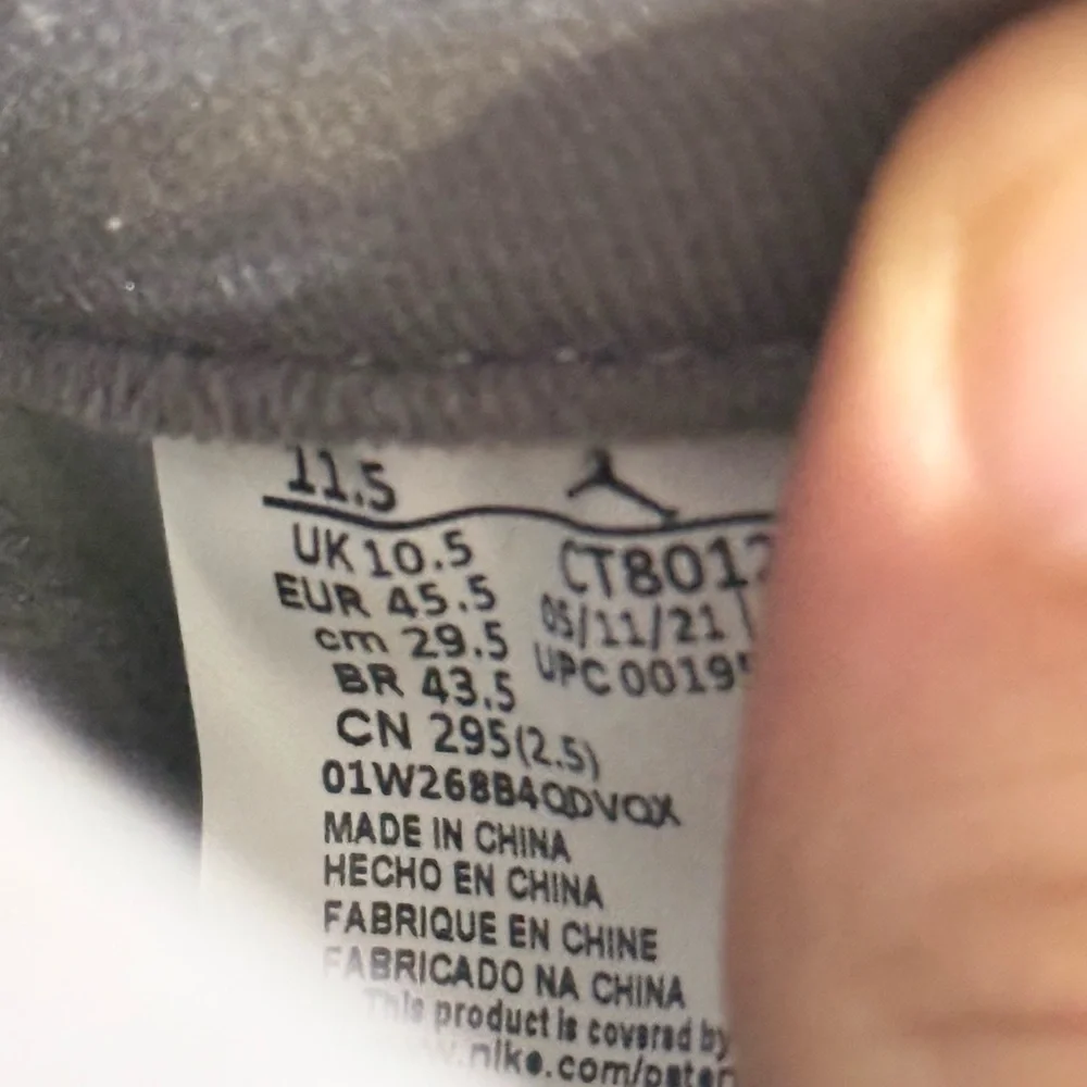 Jordan authentic 11